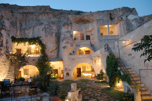 cave-hotel_1.jpg